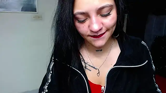 Snapshot of Violettasquirt chatting on February 14, 2026, 1:44 pm Violettasquirt online show from February 14, 2026, 1:44 pm