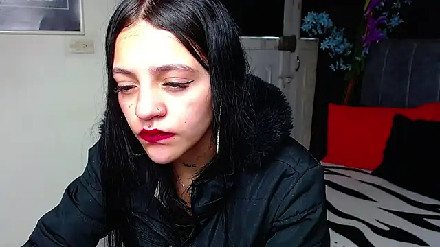 Snapshot of Violettasquirt chatting on February 17, 2026, 1:30 pm Violettasquirt online show from February 17, 2026, 1:30 pm