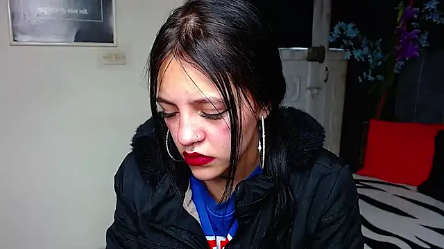 Snapshot of Violettasquirt chatting on February 19, 2026, 2:58 pm Violettasquirt online show from February 19, 2026, 2:58 pm