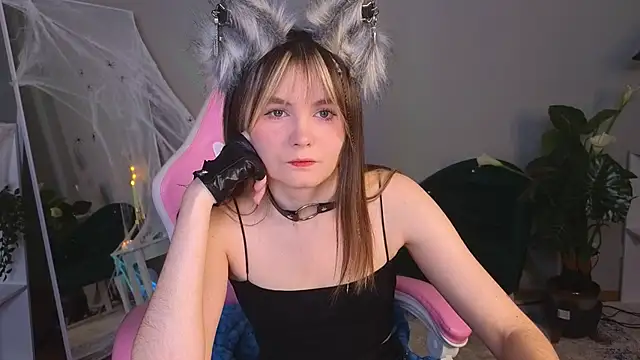 CiriRianonn online show from November 2, 2025, 4:28 am