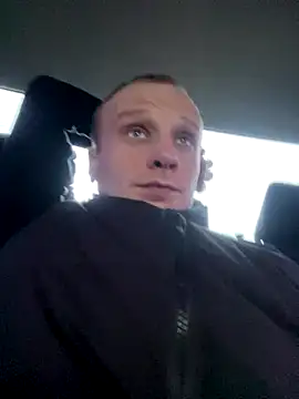 Snapshot of red_red00 chatting on December 22, 2025, 12:27 pm red red00 online show from December 22, 2025, 12:27 pm