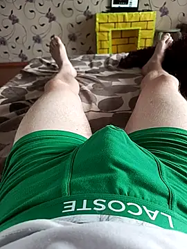 Snapshot of red_red00 chatting on March 19, 2025, 10:44 am red red00 online show from March 19, 2025, 10:44 am