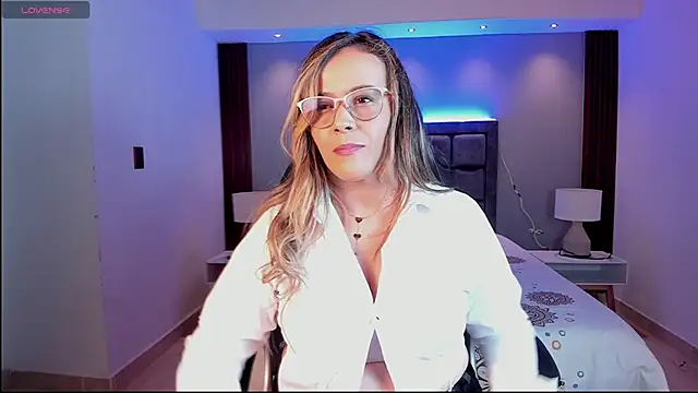 Snapshot of Susann_Ross chatting on March 20, 2026, 10:49 am Susann Ross online show from March 20, 2026, 10:49 am