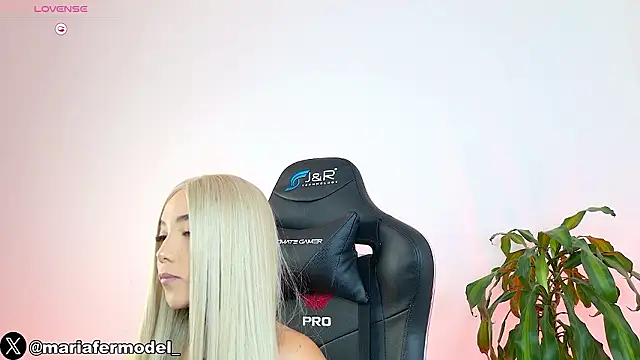 Mariafer05 online show from February 1, 2026, 2:04 pm