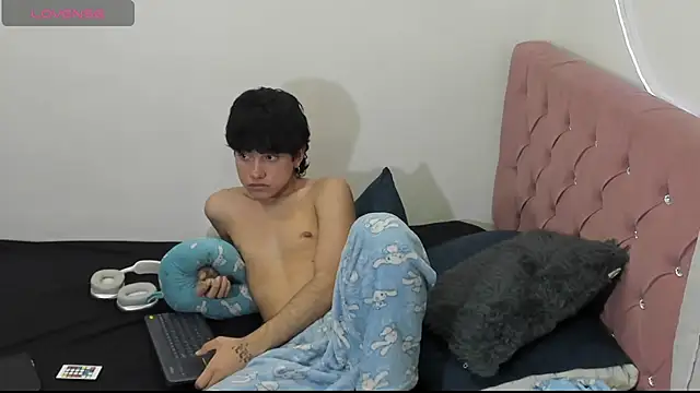 blue baby20 online show from March 6, 2025, 5:24 am