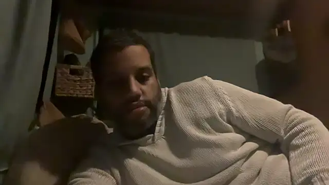 Snapshot of AbsolutMouuah chatting on October 27, 2025, 10:00 pm AbsolutMouuah online show from October 27, 2025, 10:00 pm