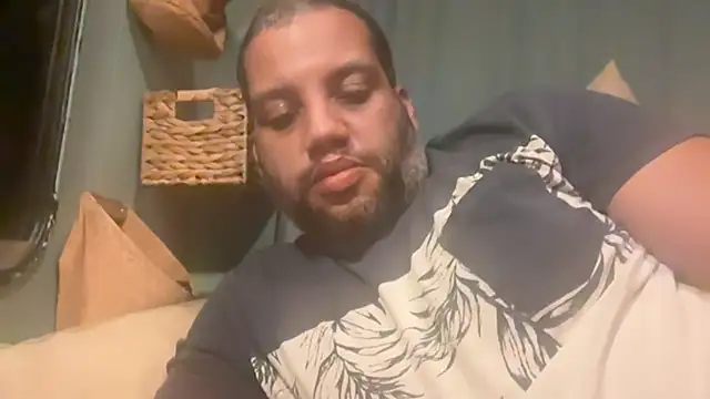 Snapshot of AbsolutMouuah chatting on September 12, 2025, 12:44 am AbsolutMouuah online show from September 12, 2025, 12:44 am