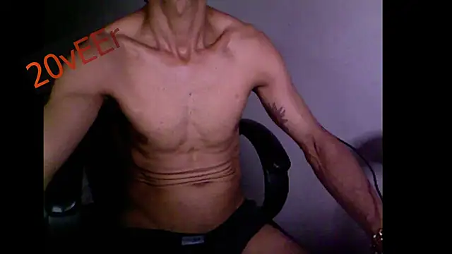 Snapshot of 20vEEr chatting on December 22, 2025, 10:32 pm 20vEEr online show from December 22, 2025, 10:32 pm