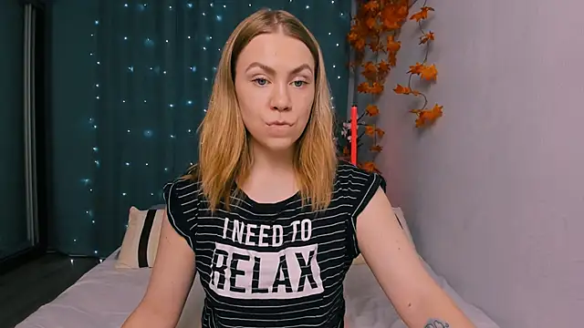 InsatiableFoxX online show from November 2, 2025, 6:57 pm