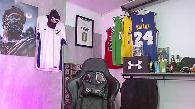 Snapshot of Hendry_ chatting on December 20, 2025, 1:52 am Hendry online show from December 20, 2025, 1:52 am