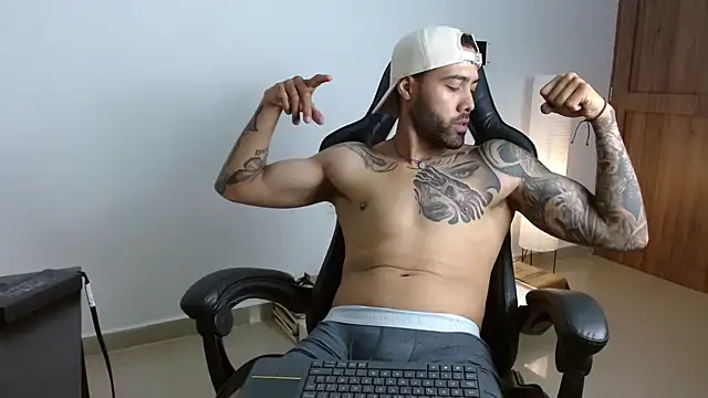 Snapshot of Hendry_ chatting on April 6, 2026, 10:11 pm Hendry online show from April 6, 2026, 10:11 pm