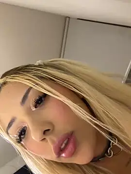 Sofy Softtt online show from June 7, 2026, 1:33 am