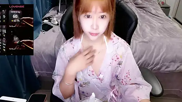 Snapshot of Angelababy001 chatting on January 18, 2025, 8:09 pm Angelababy001 online show from January 18, 2025, 8:09 pm