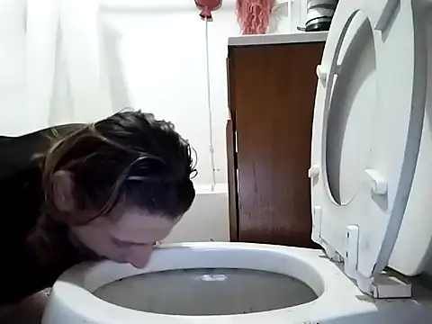 Snapshot of UniqueKorn86 chatting on October 1, 2025, 8:13 pm UniqueKorn86 online show from October 1, 2025, 8:13 pm