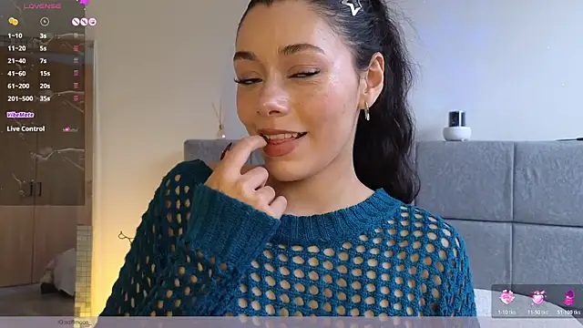 Soffimoon  online show from May 15, 2026, 8:29 pm