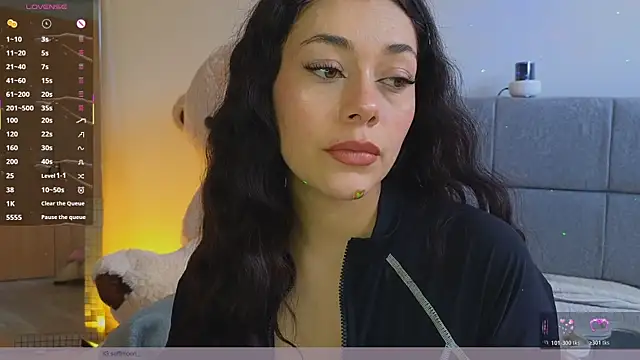 Snapshot of Soffimoon_ chatting on July 24, 2026, 8:49 pm Soffimoon online show from July 24, 2026, 8:49 pm