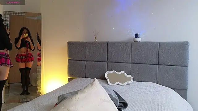 Soffimoon  online show from April 13, 2026, 8:57 pm