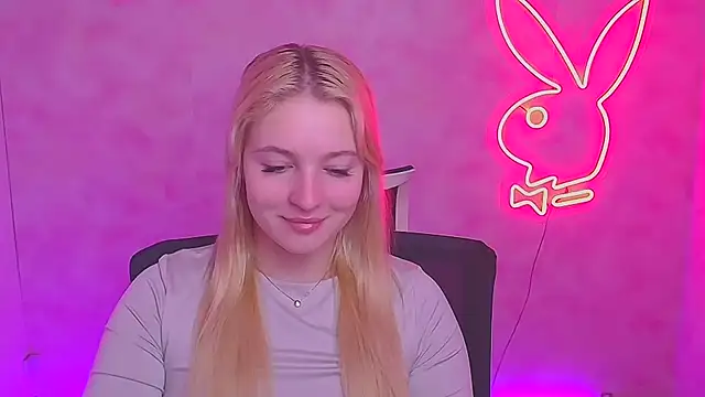 Snapshot of Milka_kiss_ chatting on February 2, 2025, 6:04 am Milka kiss online show from February 2, 2025, 6:04 am