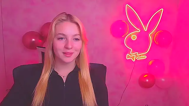 Snapshot of Milka_kiss_ chatting on February 13, 2025, 3:56 pm Milka kiss online show from February 13, 2025, 3:56 pm
