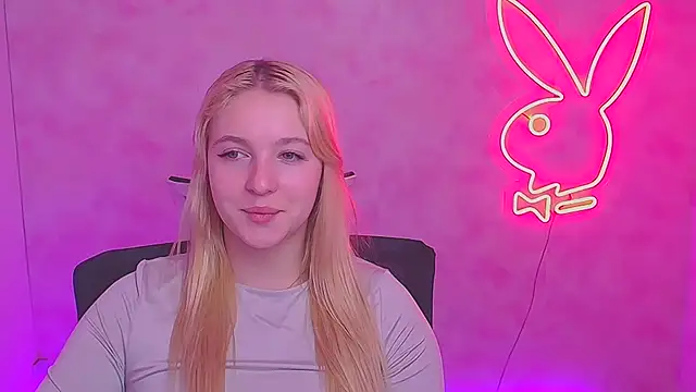 Snapshot of Milka_kiss_ chatting on February 2, 2025, 9:51 am Milka kiss online show from February 2, 2025, 9:51 am