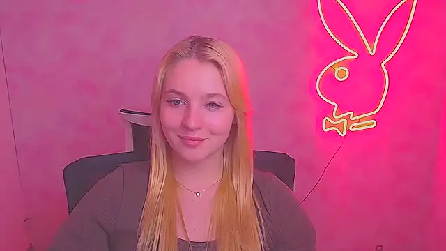 Snapshot of Milka_kiss_ chatting on February 8, 2025, 3:53 pm Milka kiss online show from February 8, 2025, 3:53 pm