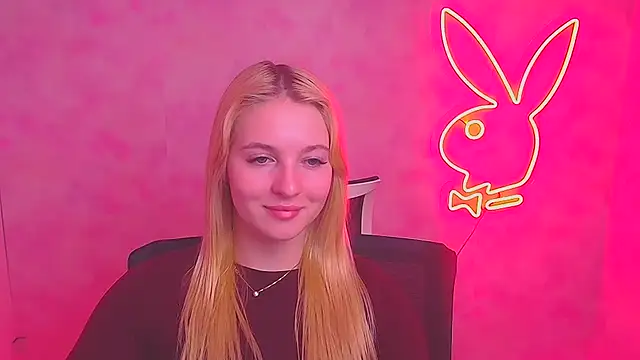 Snapshot of Milka_kiss_ chatting on February 10, 2025, 10:09 am Milka kiss online show from February 10, 2025, 10:09 am