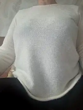 Snapshot of _tasechka_ chatting on March 5, 2025, 1:06 pm  tasechka  online show from March 5, 2025, 1:06 pm