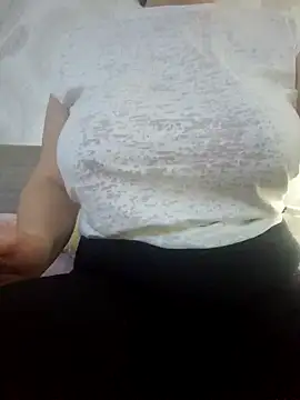 Snapshot of _tasechka_ chatting on December 15, 2024, 10:37 pm  tasechka  online show from December 15, 2024, 10:37 pm