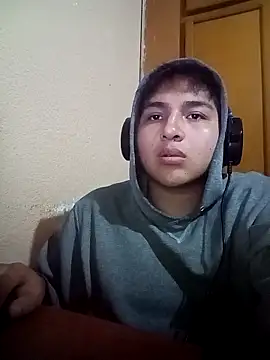 Snapshot of LoganFinds chatting on November 10, 2025, 12:48 am LoganFinds online show from November 10, 2025, 12:48 am