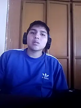 Snapshot of LoganFinds chatting on November 17, 2025, 2:10 pm LoganFinds online show from November 17, 2025, 2:10 pm