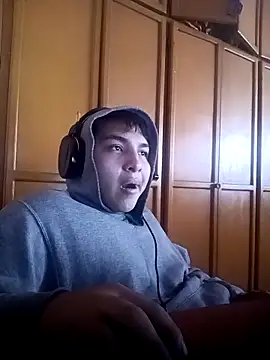 Snapshot of LoganFinds chatting on October 1, 2025, 2:21 pm LoganFinds online show from October 1, 2025, 2:21 pm