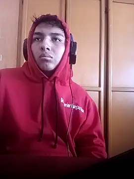 Snapshot of LoganFinds chatting on November 12, 2025, 5:06 pm LoganFinds online show from November 12, 2025, 5:06 pm