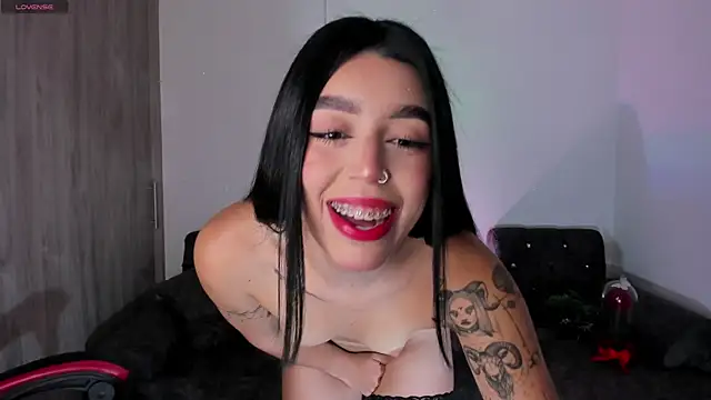 Snapshot of zoee_jackson chatting on April 14, 2026, 5:45 am zoee jackson online show from April 14, 2026, 5:45 am