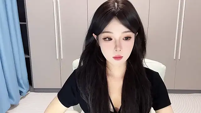 Snapshot of Q-ing chatting on September 12, 2025, 5:29 am Q-ing online show from September 12, 2025, 5:29 am