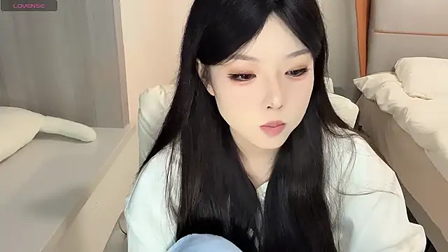 Snapshot of Q-ing chatting on December 31, 2024, 3:31 pm Q-ing online show from December 31, 2024, 3:31 pm