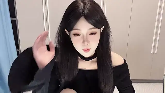 Snapshot of Q-ing chatting on November 3, 2025, 12:42 pm Q-ing online show from November 3, 2025, 12:42 pm