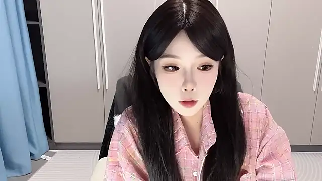 Snapshot of Q-ing chatting on October 11, 2025, 2:07 pm Q-ing online show from October 11, 2025, 2:07 pm