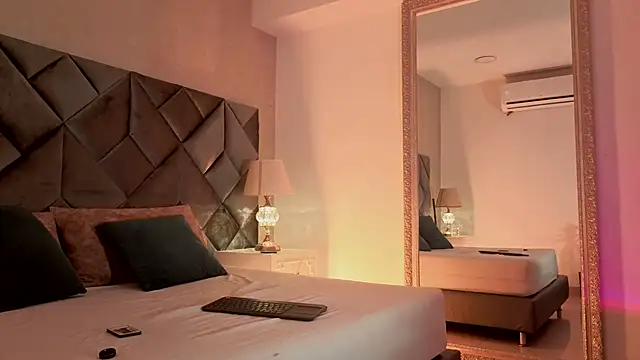 Luisa0110 online show from April 8, 2026, 7:26 pm