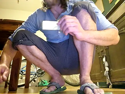 stavroun online show from September 8, 2025, 10:42 pm