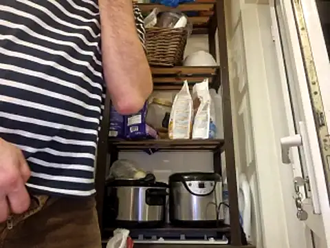 stavroun online show from November 9, 2025, 5:17 pm