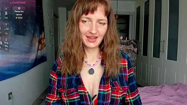 YourSexyNeighbour online show from December 19, 2025, 1:35 pm