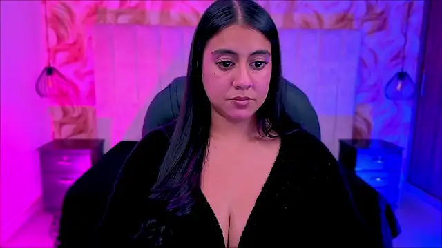 Xisu  online show from April 18, 2026, 5:21 am