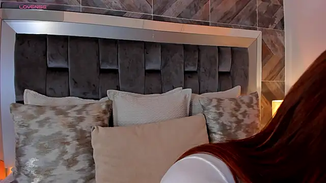 Snapshot of TaniaSmith1 chatting on September 19, 2025, 11:09 pm TaniaSmith1 online show from September 19, 2025, 11:09 pm