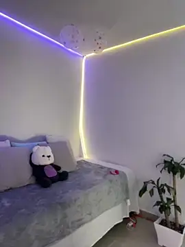 AmmyCollinsW online show from April 6, 2026, 9:49 pm