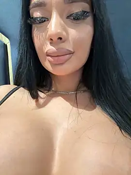 Snapshot of amirahylerr chatting on December 8, 2024, 10:47 pm amirahylerr online show from December 8, 2024, 10:47 pm