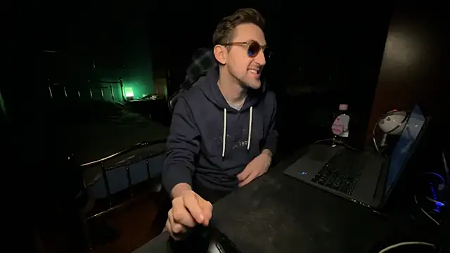 Stefisexy91 online show from December 19, 2025, 7:27 pm