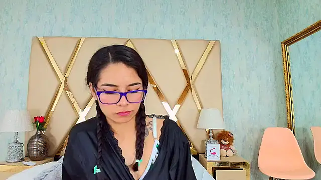Snapshot of NicoleEsposito chatting on February 25, 2025, 9:42 am NicoleEsposito online show from February 25, 2025, 9:42 am