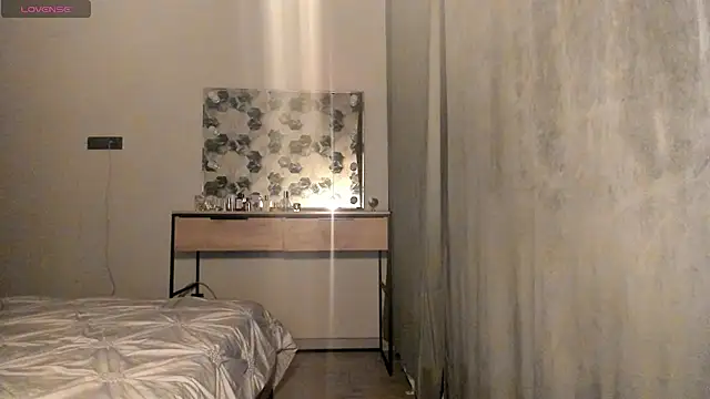 Selena Rase online show from December 21, 2025, 1:19 am