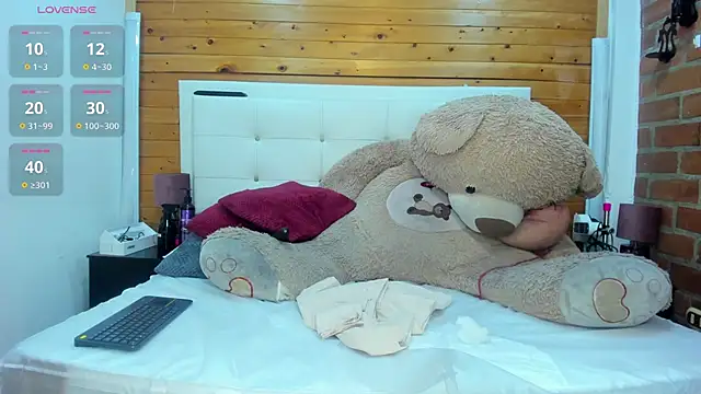 Snapshot of Dulcex69 chatting on December 22, 2025, 12:05 pm Dulcex69 online show from December 22, 2025, 12:05 pm