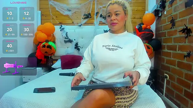 Snapshot of Dulcex69 chatting on October 29, 2025, 10:14 am Dulcex69 online show from October 29, 2025, 10:14 am